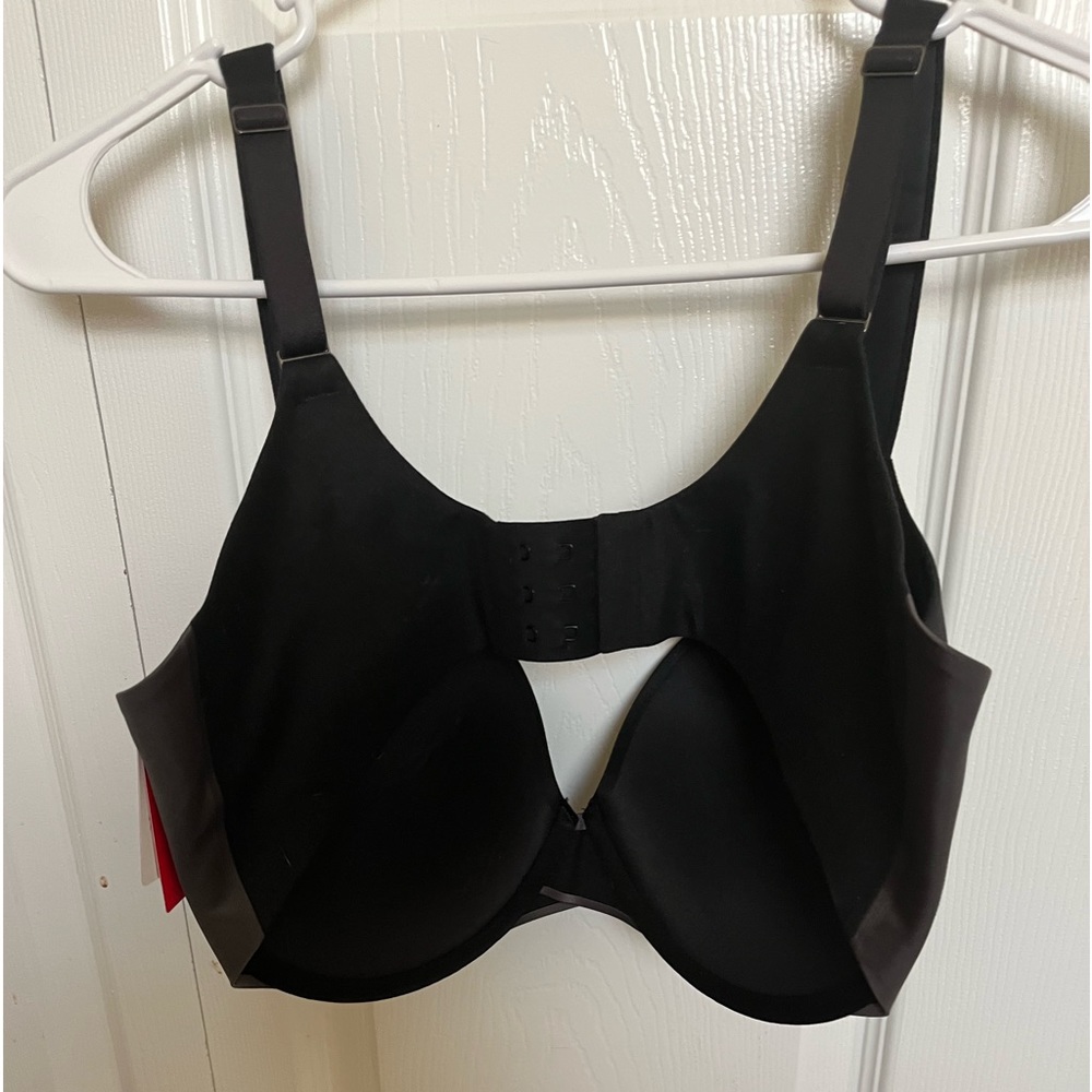 SPANX Pillow Cup Signature Bra. 36DD.  Black                       New wi/tags